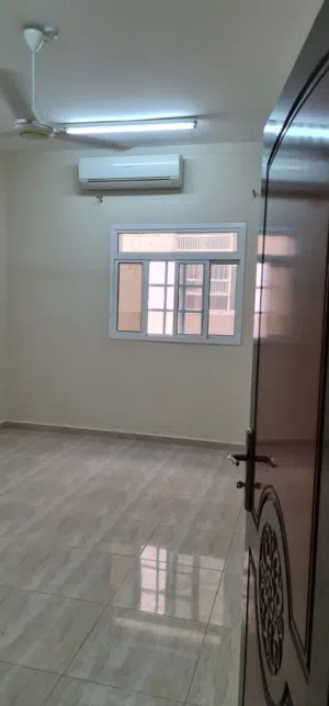 100 m2 3 Bedrooms Apartments for Rent in Muscat Amerat