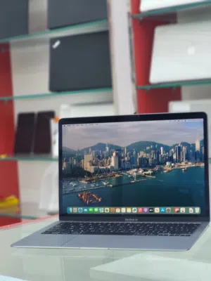 MacBook Air 2020 original apple with Touch id Price only 140 Rial Omani