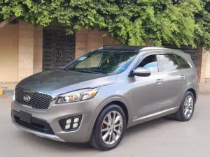 Used Kia Sorento in Tripoli