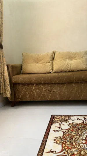 طقم يتكون من اربع كراسي كبار