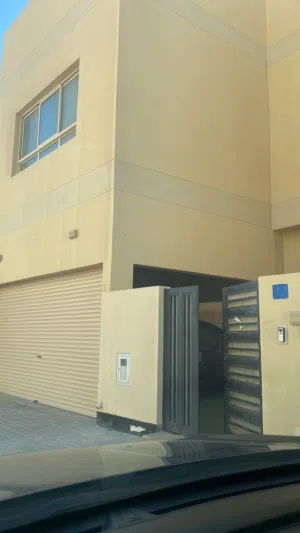 4 Bedrooms . Semi Furnished . Yearly0