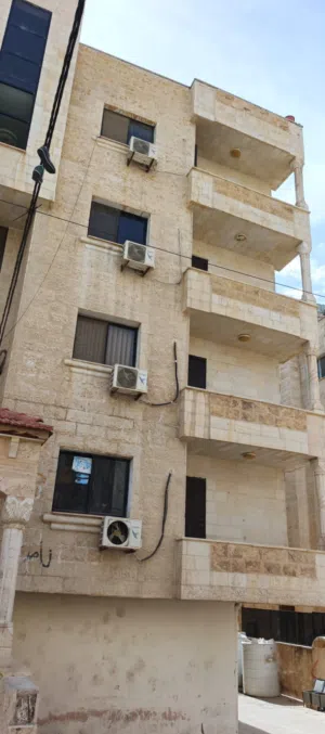 شقة سكنية للبيع بالقرب من جامعة اليرموك باسعار مناسبة