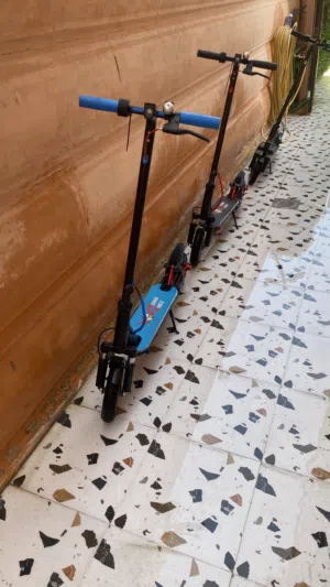 ثلاث سكوترات كهربائيه ممتازه للبيع
