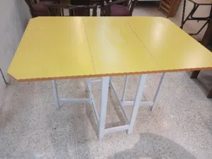 طاولة طعام طوي خشب زان