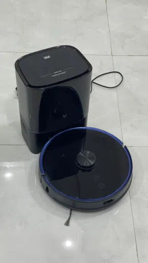 مكنسة كهربائية شبه جديدة