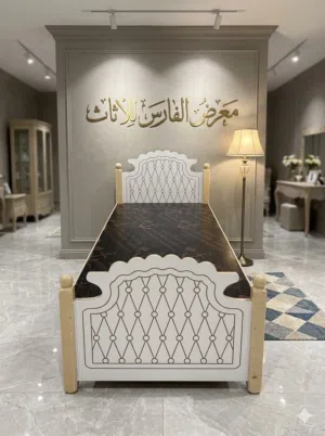 السلام عليكم يوفر معرض الفارس سرير نفر واحد عراقي الطول 190 العرض 90 بلايود اسود السعر 60الف