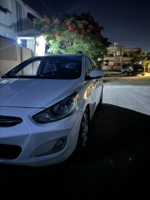 اكسنت 2013 الدار مشي 130 الف مسكرات عيب لا