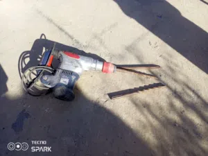 ماكنة حفر هلتي بحالة ممتازة مكفولة