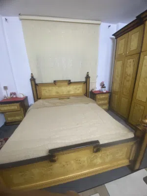 غرفة نوم خشب بلوط