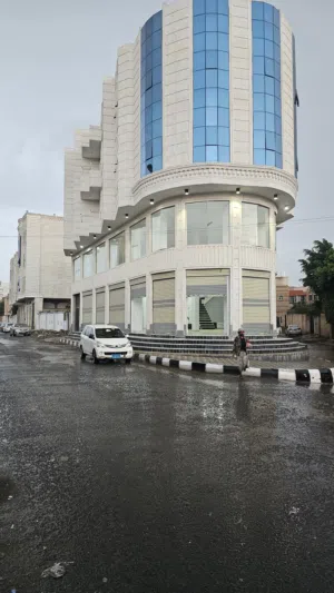 عماره تجاري للبيع للاستثمار على شارعين تجاريه