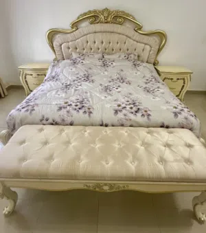 طقم غرفة كامل ملكي للبيع ..