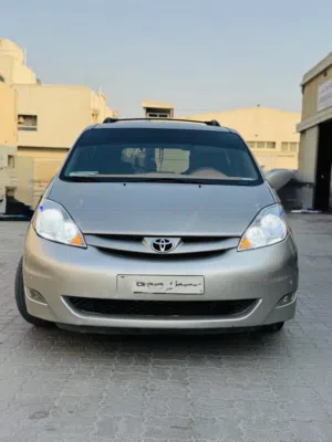 Toyota sienna 2009 Xle full  Good condition title clean condition