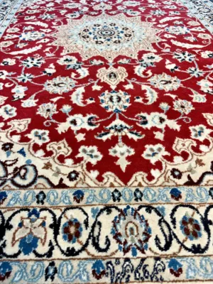 Persian Style Oriental Rug - Excellent Condition