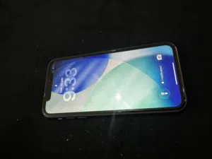 Iphone 11 , battery 82