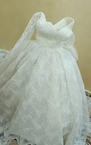 فستان زفاف للبيع 