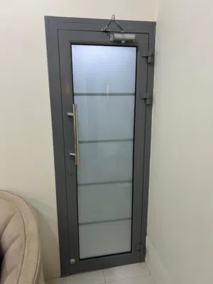 باب المنيوم