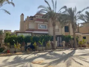فيلا لقطه امام مدينتي بمقدم مليون و600 الف والباقي اقساط بدون فوائد مساحه 121متر بجاردن