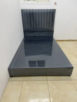 سرير نفر و نص بالمرتبه بجوده عاليه  Medium bed with high quality mattress