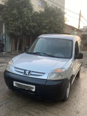 بيجو بارتنر بحالة ممتازة