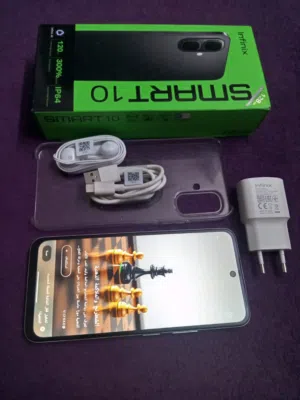 الجهاز شبه جديد للبيع infinix smart 10