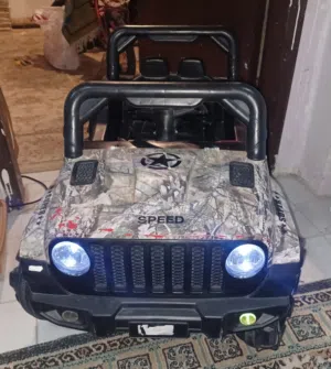 فرح اولادك بسياره جيب