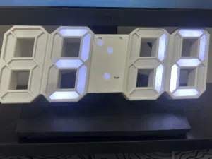 ساعة إلكترونية للجيمنج