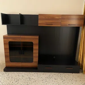 مكتبة تركية جديدة غير مستعمله للبيع قياسها ( 1.8 × .2.42)