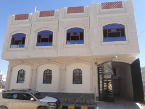 110 m2 More than 6 bedrooms Townhouse for Sale in Sana'a Dar Silm