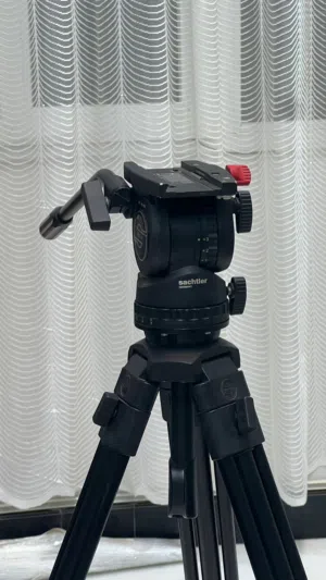 ترايبود Sachtler FSB4 CF احترافي بحالة ممتازة