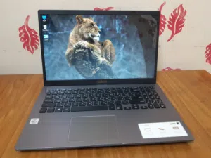 Selling an ASUS Laptop, perfect for general family use. Need an urgent sale, so serious offers only,