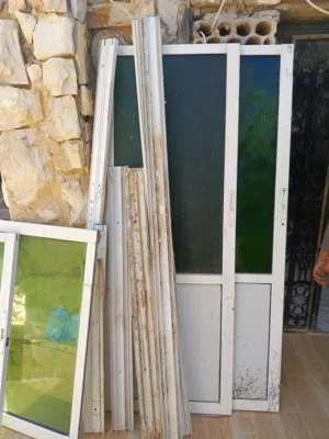 بابين سحاب قزاز سلك يجي معاه شباكين وجميع القطع معاه طبعا كله المنيوم ومستحيل يصدي وعل فحص