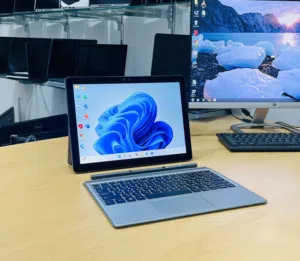 Dell Latitude 7210 i5 10th Gen Ram 8GB SSD 256GB Detachable 2in 1 windows 11 pro