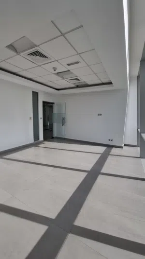 للايجار دور نظيف جاهز في العاصمة مع 3 شهــــــور مجانــــــــــاً