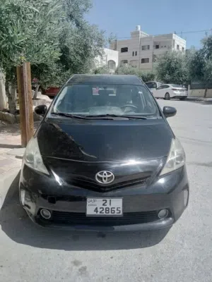 تويوتا بريوس V الحجم الكبير