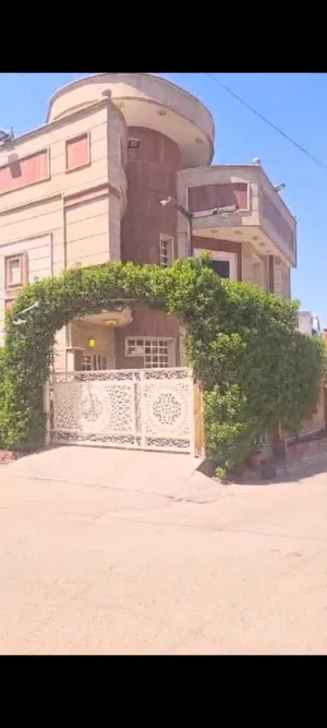 فلا مصغرة مساحة 100م واجهة 10×10 زيونة محلة 710