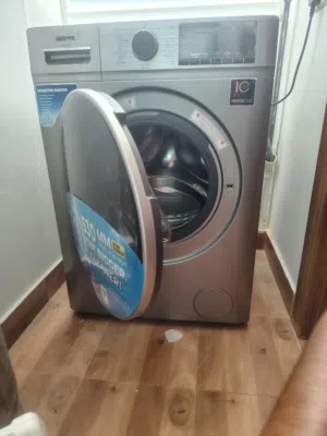 Automatic Washing Machine, 10kg front Loader. Brand GEEPAS.
