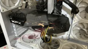 للبيع كرت شاشة Radeon RX 580 (نظيف جداً) بسعر مميز وقابل للتفاوض