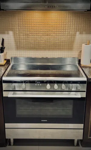 Siemens  5 burners electric cooker + Oven  Hk9k9V850M