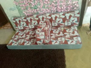 وجوه 6فرشات سحاب حرف L مع وجوه 6 مساند و6 ركيات بحاله جيده جدا سحابات جديده ما فيهم ولا شي