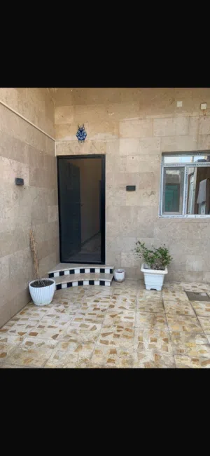 بيت بناء حديث للبيع
