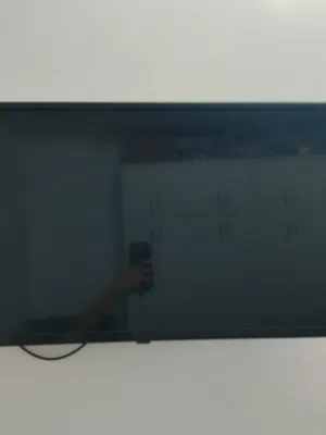شاشه شبه جديده للبيع استعمال شهرين