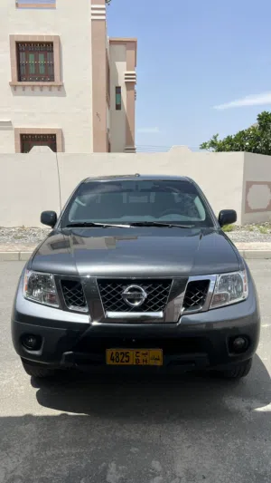 للبيع والبدل بما يناسب بيك أب فرونتينر حالة الوكالة نظيفة جداً جداً