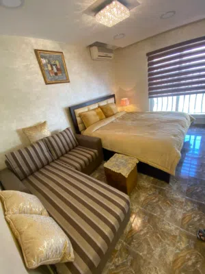 أأستديو فاخر وجديد مفروش للإيجار الشهري في منطقة الرابية - Furnished studio in Al Rabieh Area