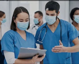 يوجد لدينا ممرضات وممرضين ومرافقات ومرافقين متخصصين للمرضى وكبار السن لجميع مناطق السعودية
