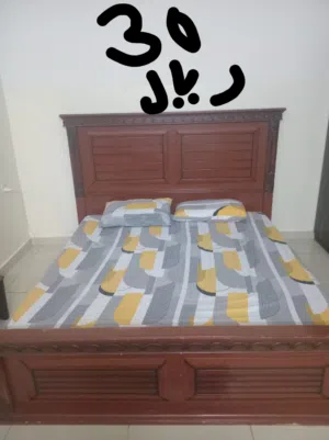 غرفة نوم للبيع ..سرير وتسريحة ودولاب