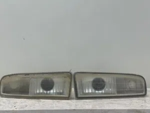 للبيع كشافات اماميه لكسز ستيسن lx 470 من موديل 1998 إلى موديل 2007 واحد وكاله وواحد تجاري بس تنضيف