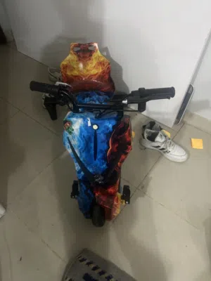 Drifting electric scooter (comes with charger and keys and used for 2 weeks)