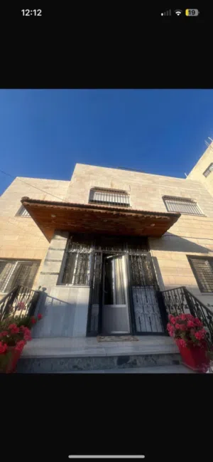 163 m2 More than 6 bedrooms Townhouse for Sale in Amman Jabal Al-Taj
