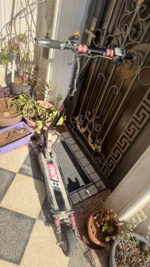 سكوتر كهربائي zero8