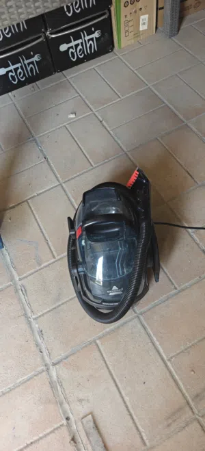 Heavy-duty carpet cleaning machine